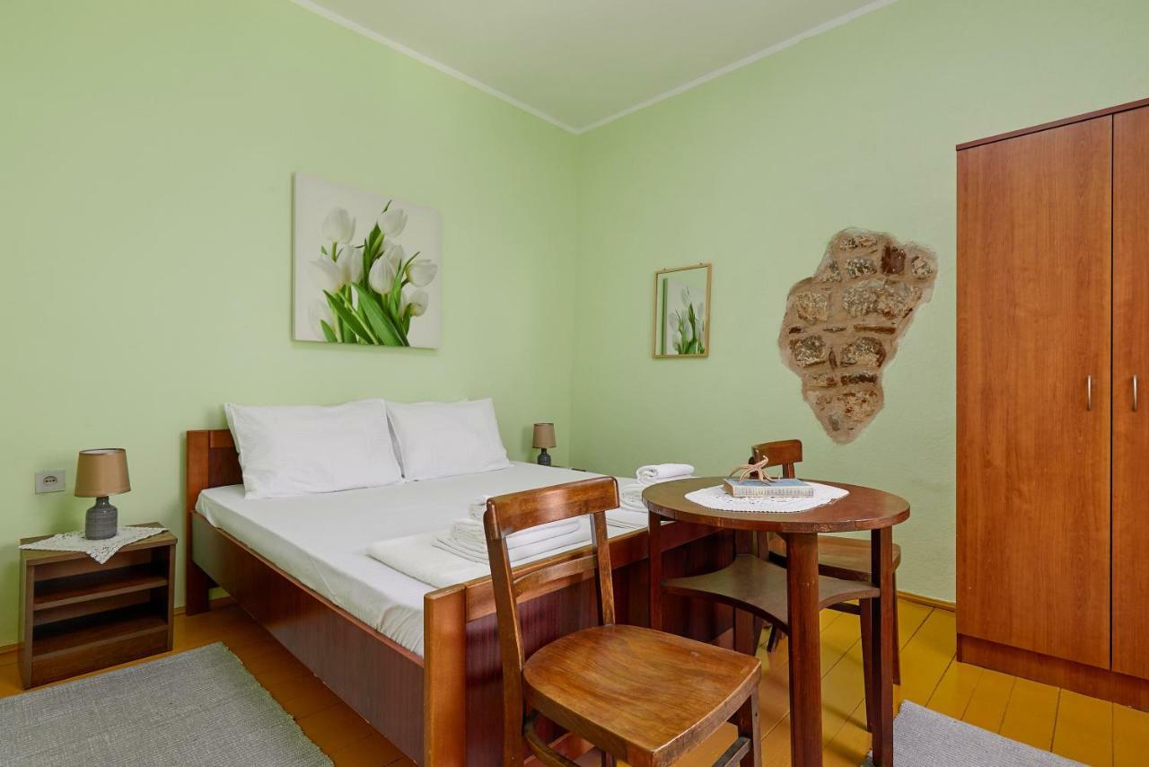 Mediterranean Holiday House & Apartments Котор Экстерьер фото