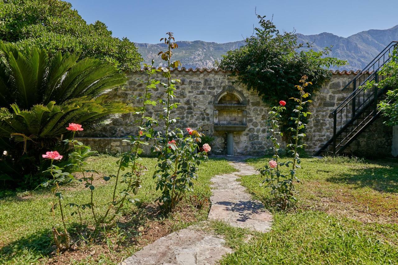 Mediterranean Holiday House & Apartments Котор Экстерьер фото
