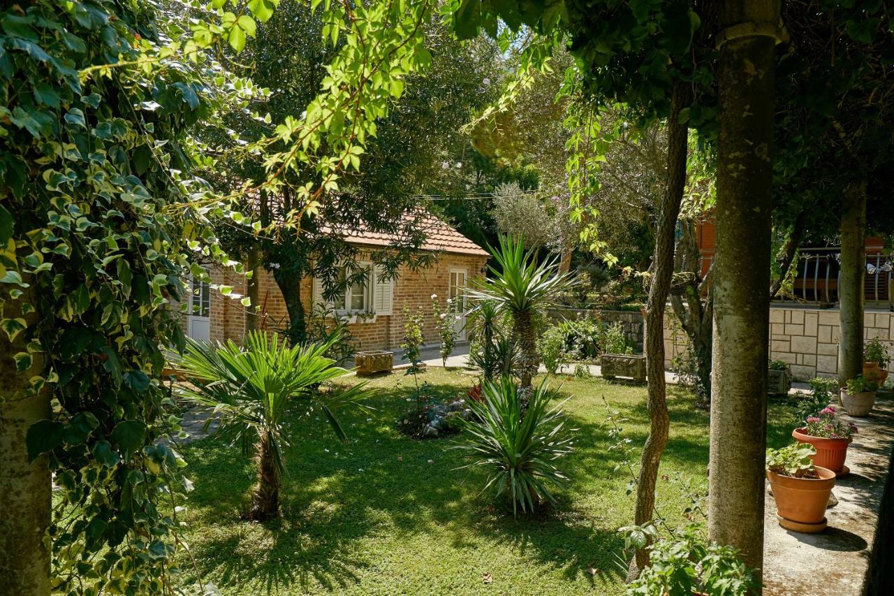 Mediterranean Holiday House & Apartments Котор Экстерьер фото